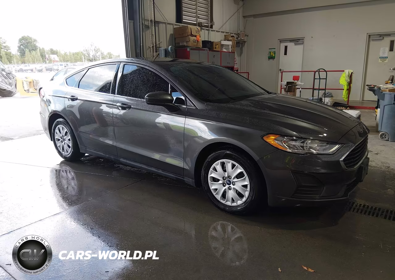 2020 Ford Fusion S – zdjęcie 1 z 17