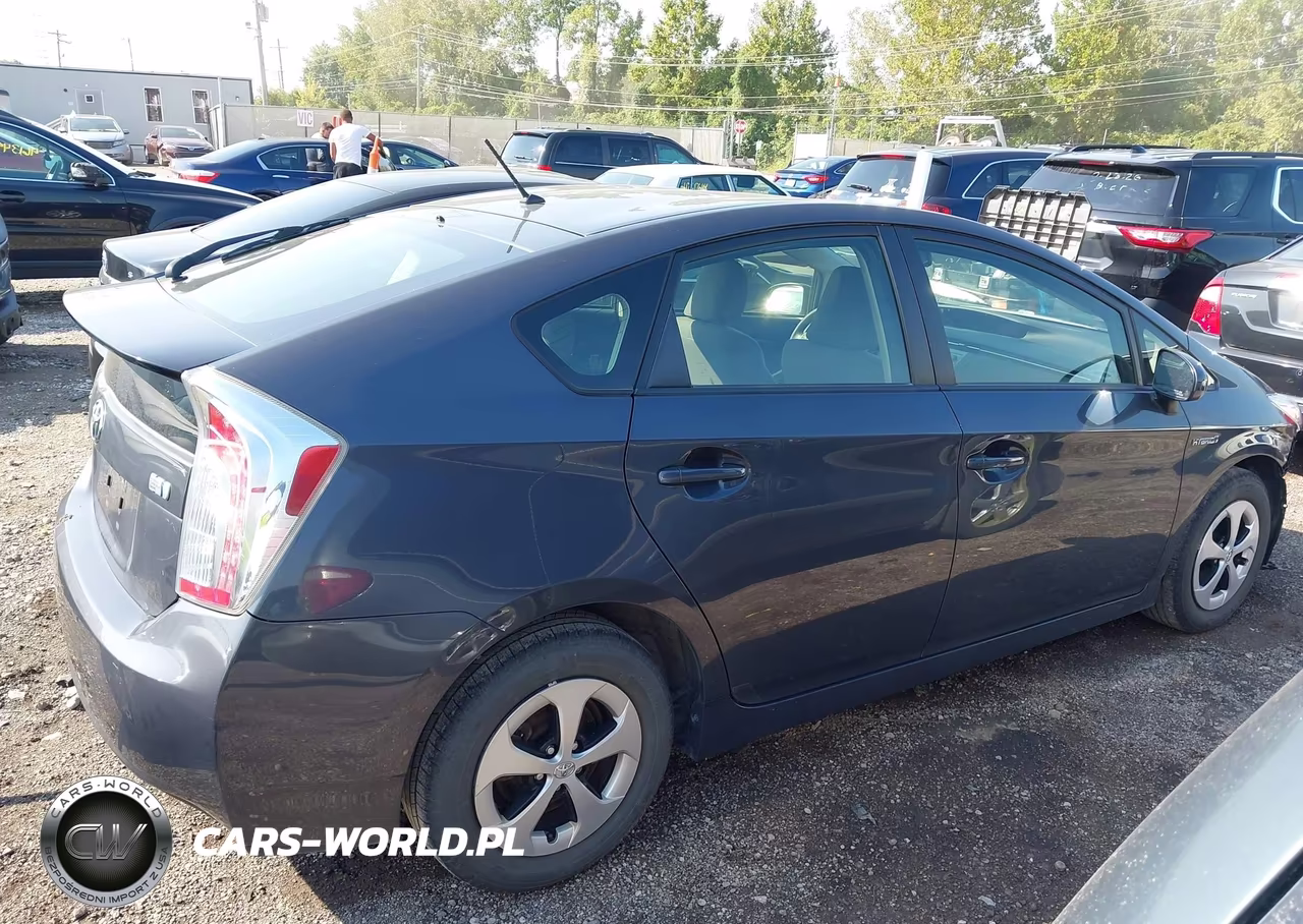 2014 Toyota Prius Two VIN:JTDKN3DU2E1751420 - 14