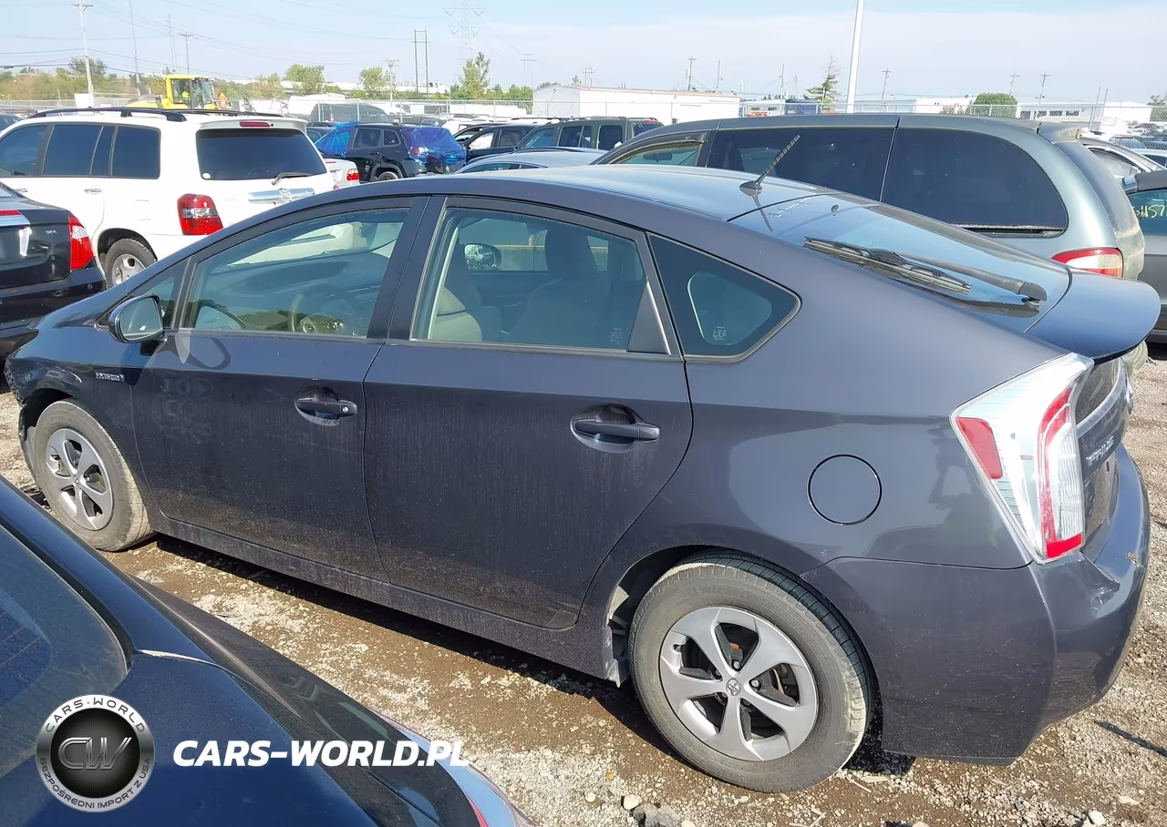 2014 Toyota Prius Two VIN:JTDKN3DU2E1751420 - 15