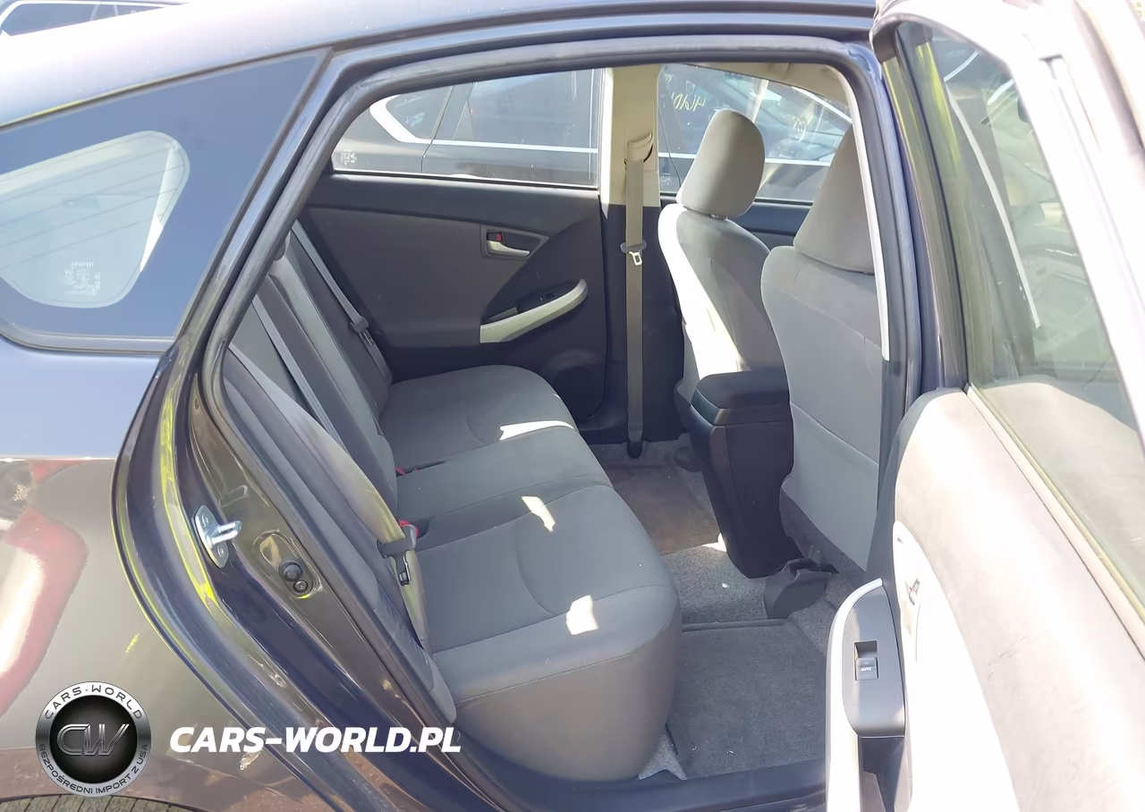 2014 Toyota Prius Two VIN:JTDKN3DU2E1751420 - 8