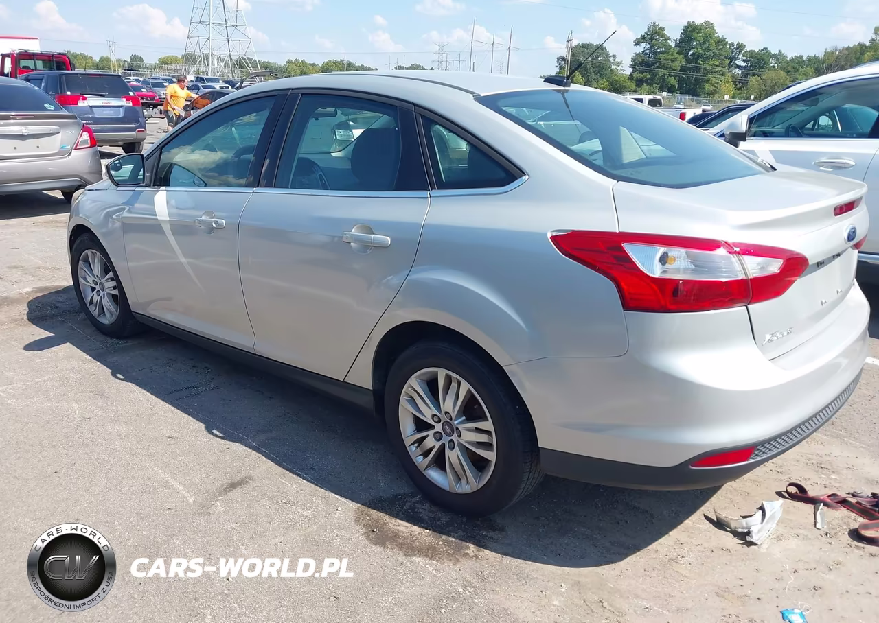 2012 Ford Focus Sel VIN:1FAHP3H23CL387948 - 3