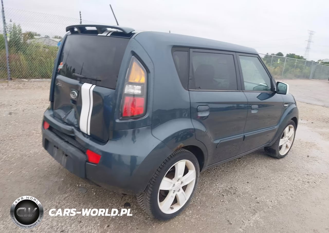 2010 Kia Soul + VIN:KNDJT2A2XA7072260 - 4