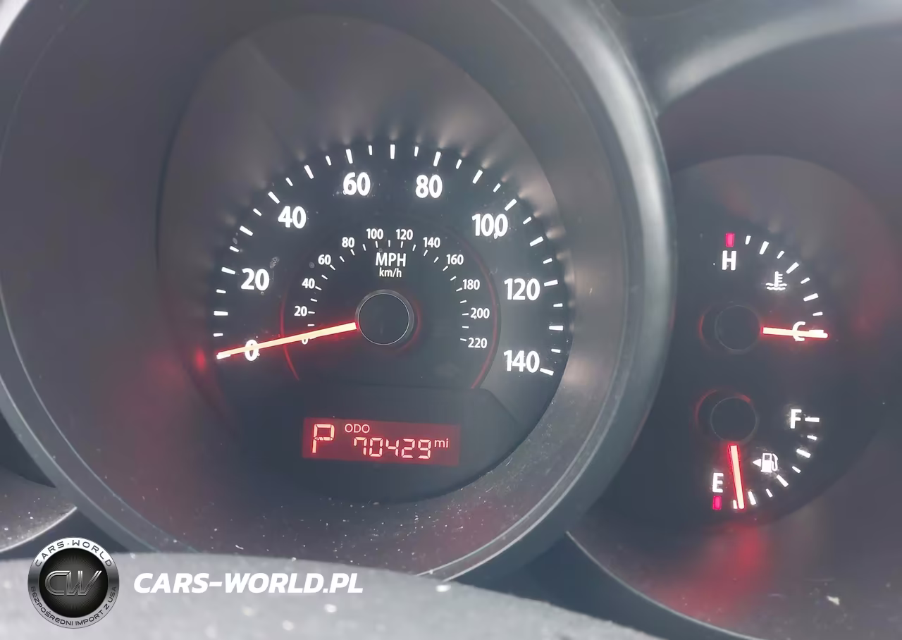 2010 Kia Soul + VIN:KNDJT2A2XA7072260 - 7
