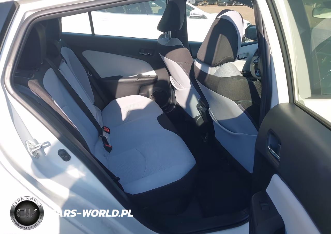 2020 Toyota Prius Le VIN:JTDKARFU9L3105529 - 8