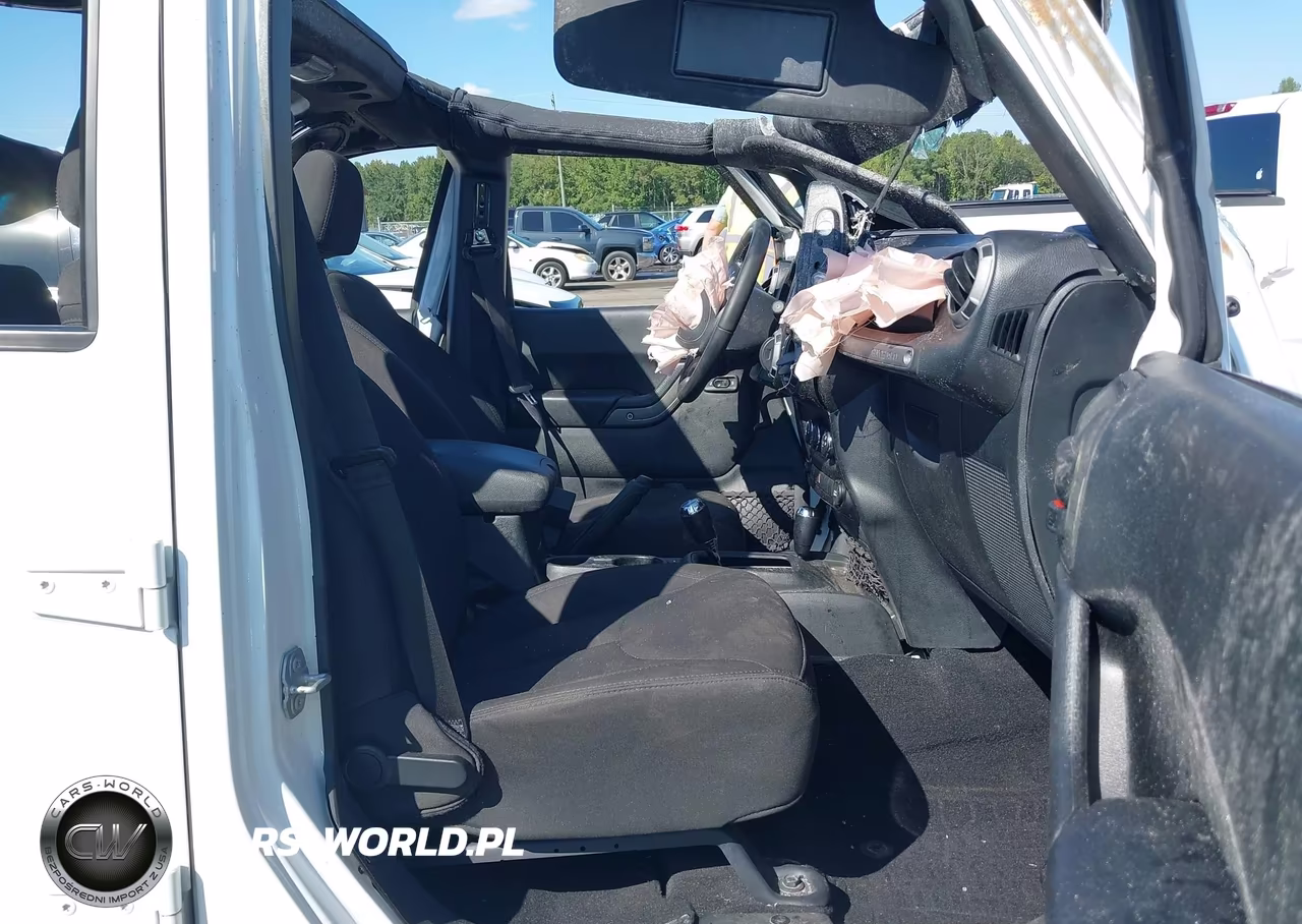 2017 Jeep Wrangler Unlimited Sport 4X4 VIN:1C4BJWDG9HL683181 - 5