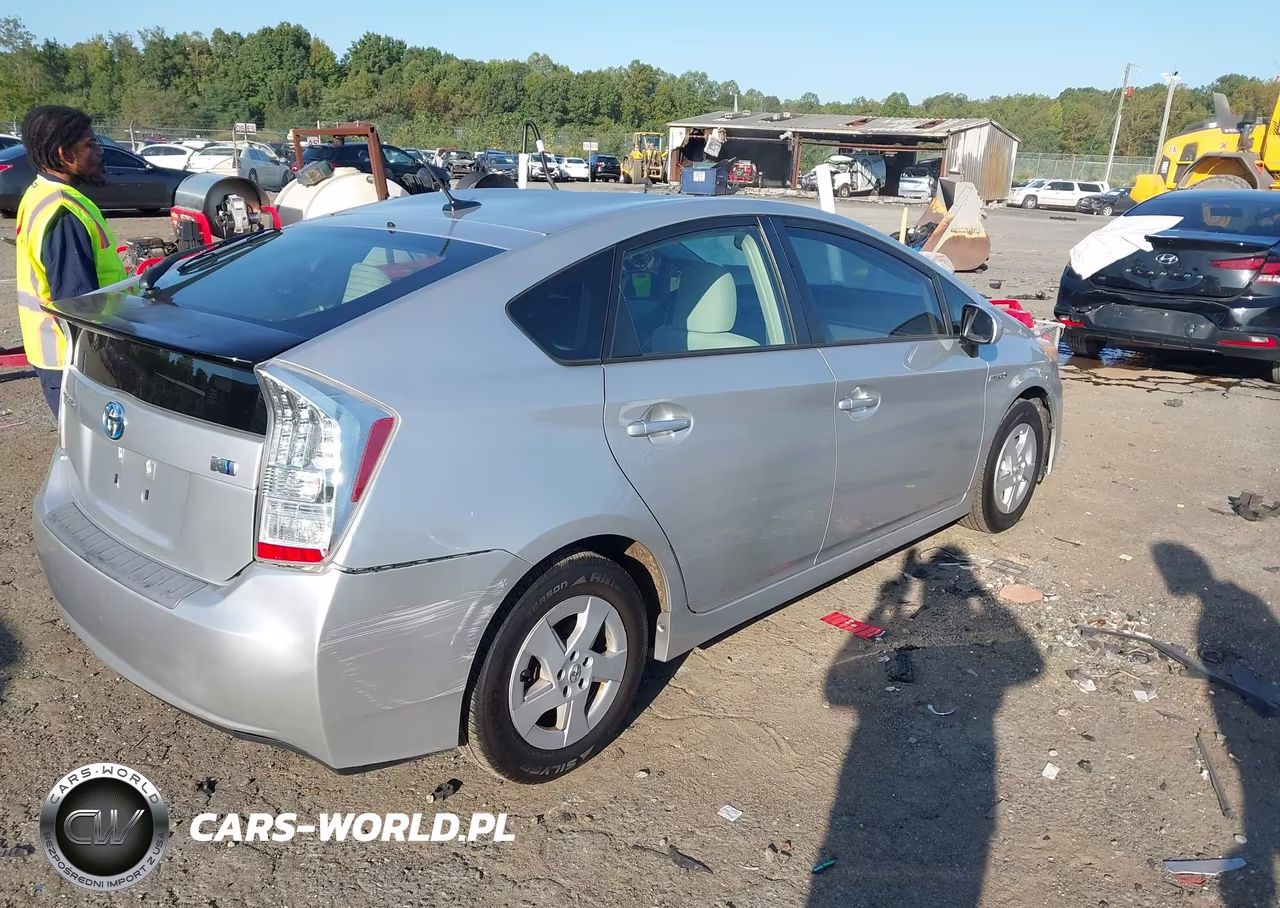 2011 Toyota Prius VIN:JTDKN3DU0B0320401 - 4
