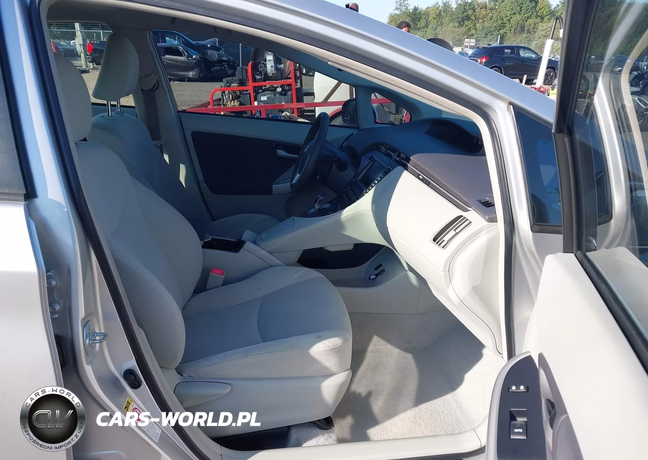 2011 Toyota Prius VIN:JTDKN3DU0B0320401 - 5