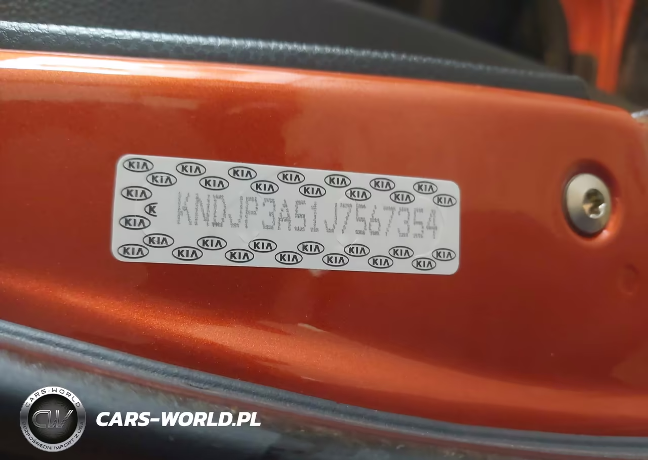 2018 Kia Soul + VIN:KNDJP3A51J7567354 - 9