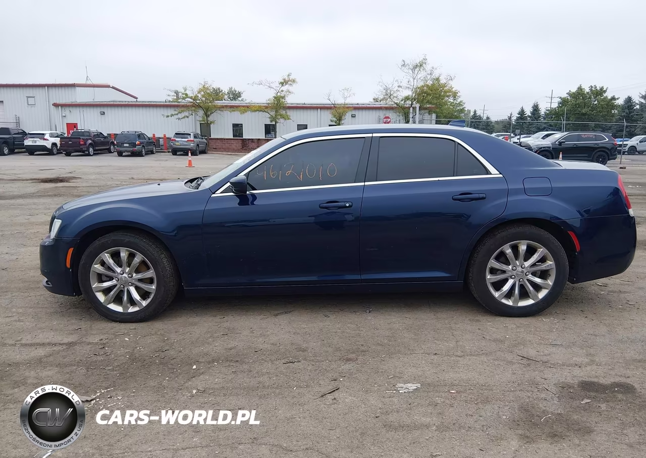 2016 Chrysler 300 Limited VIN:2C3CCARG2GH261568 - 14