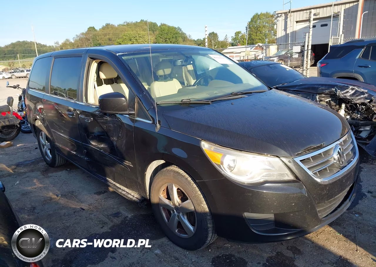 2010 Volkswagen Routan Se