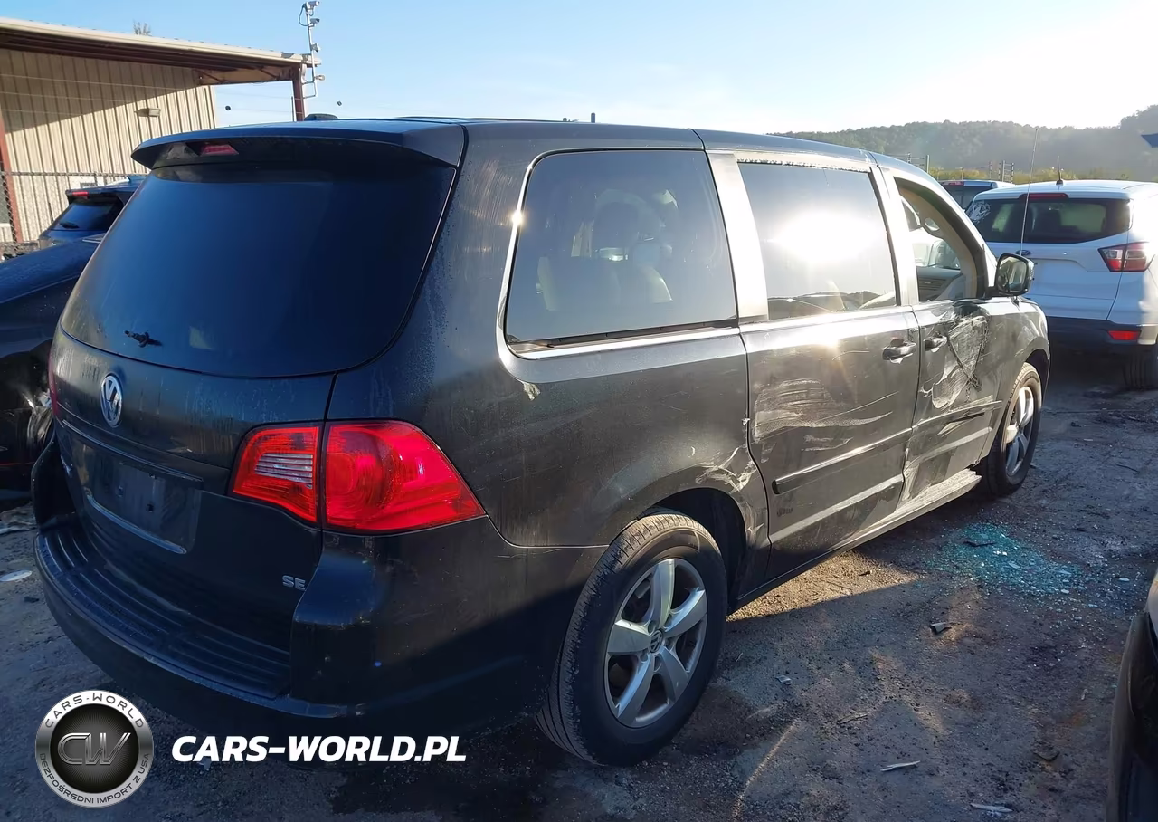 2010 Volkswagen Routan Se VIN:2V4RW3D13AR167251 - 4