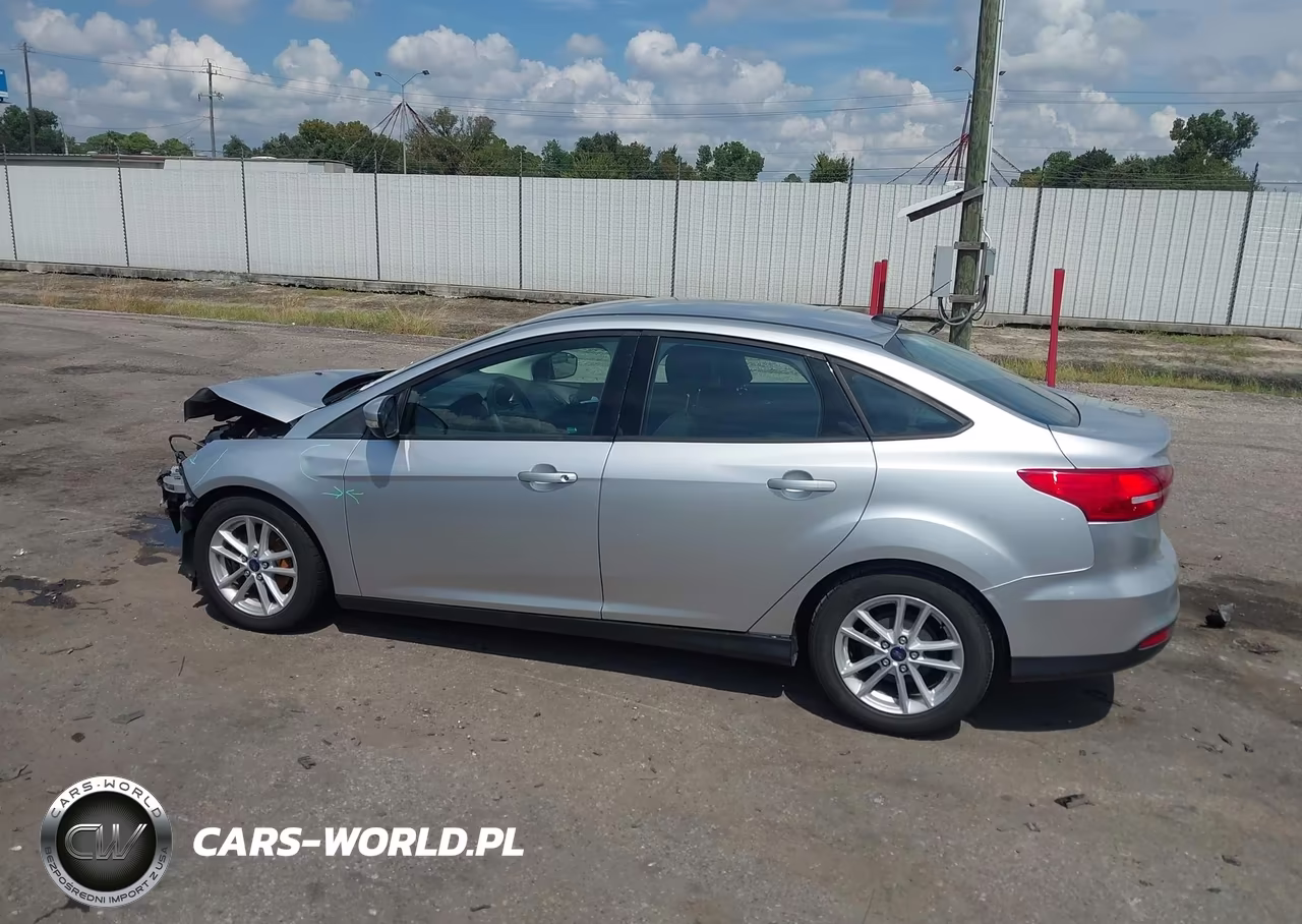 2017 Ford Focus Se VIN:1FADP3F29HL328587 - 14