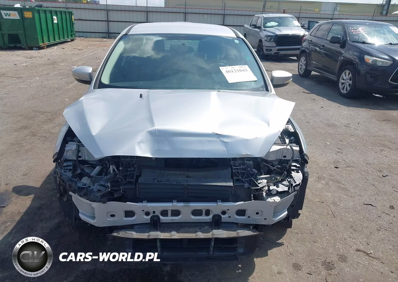 2017 Ford Focus Se VIN:1FADP3F29HL328587 - 6