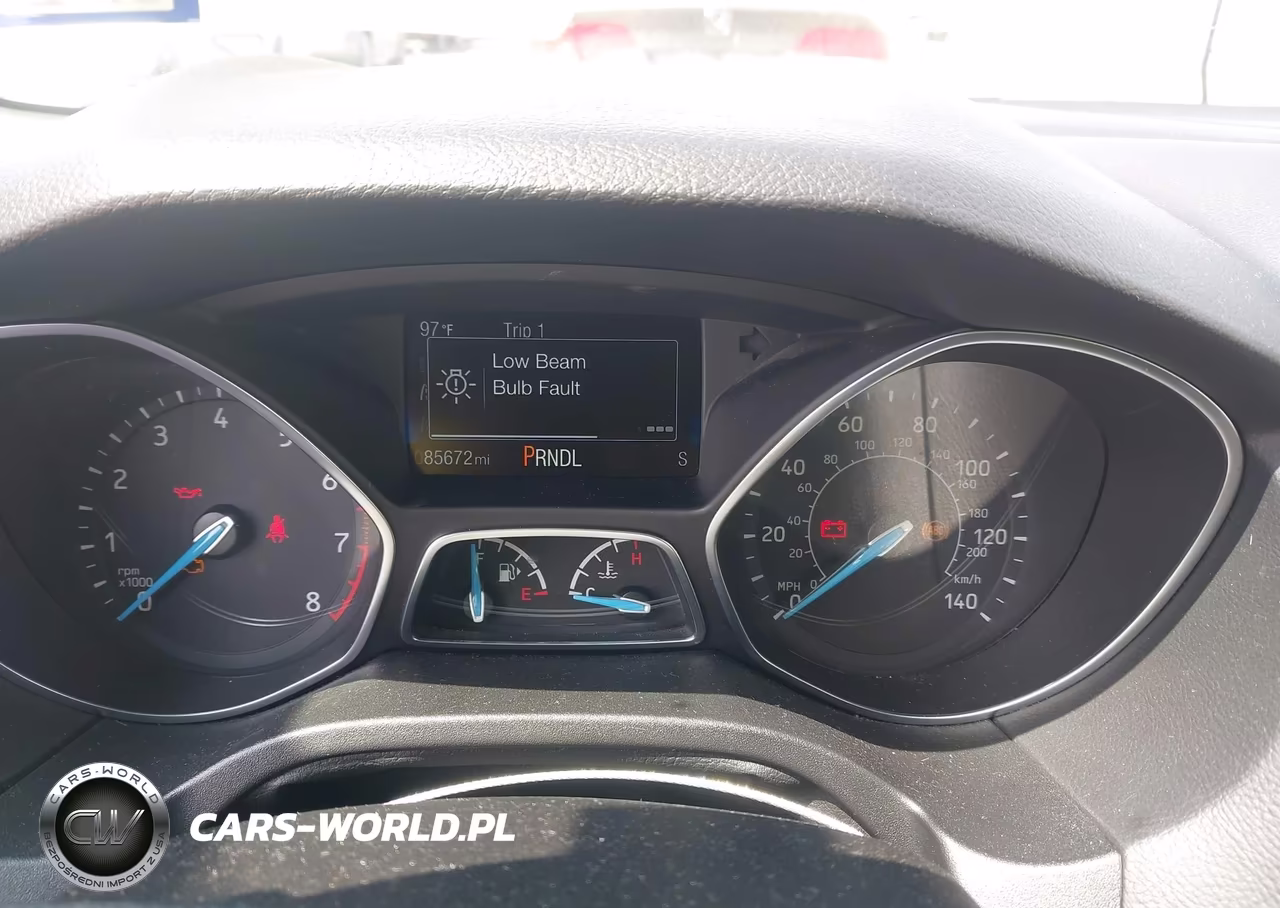 2017 Ford Focus Se VIN:1FADP3F29HL328587 - 7