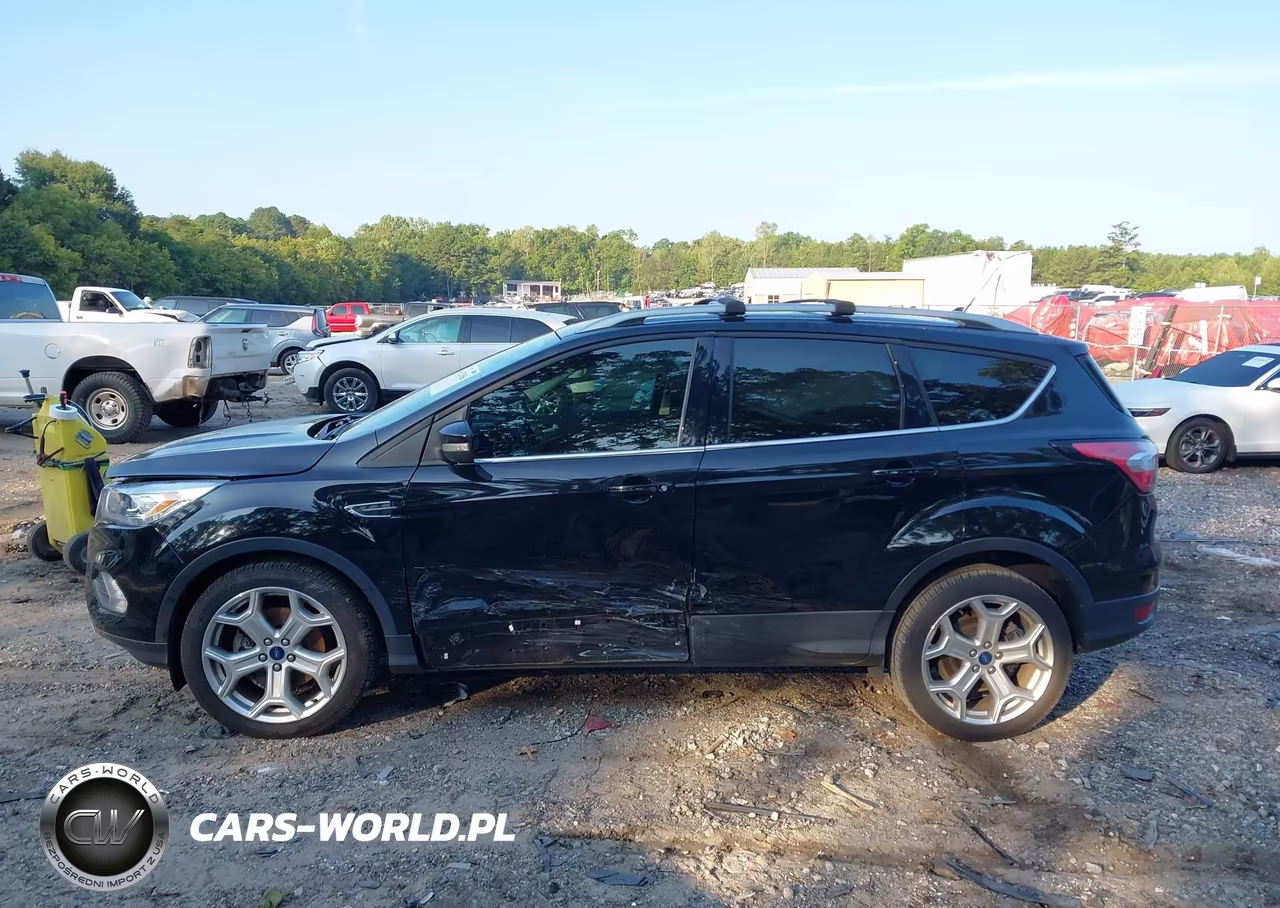 2018 Ford Escape Titanium VIN:1FMCU0J98JUB95141 - 14