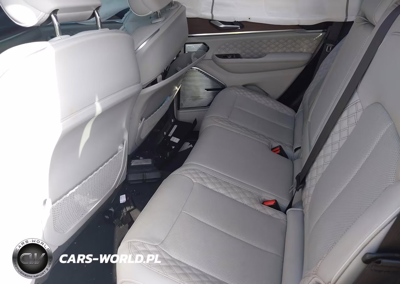2023 Jeep Grand Cherokee Summit 4X2 VIN:1C4RJGEG1P8737089 - 8
