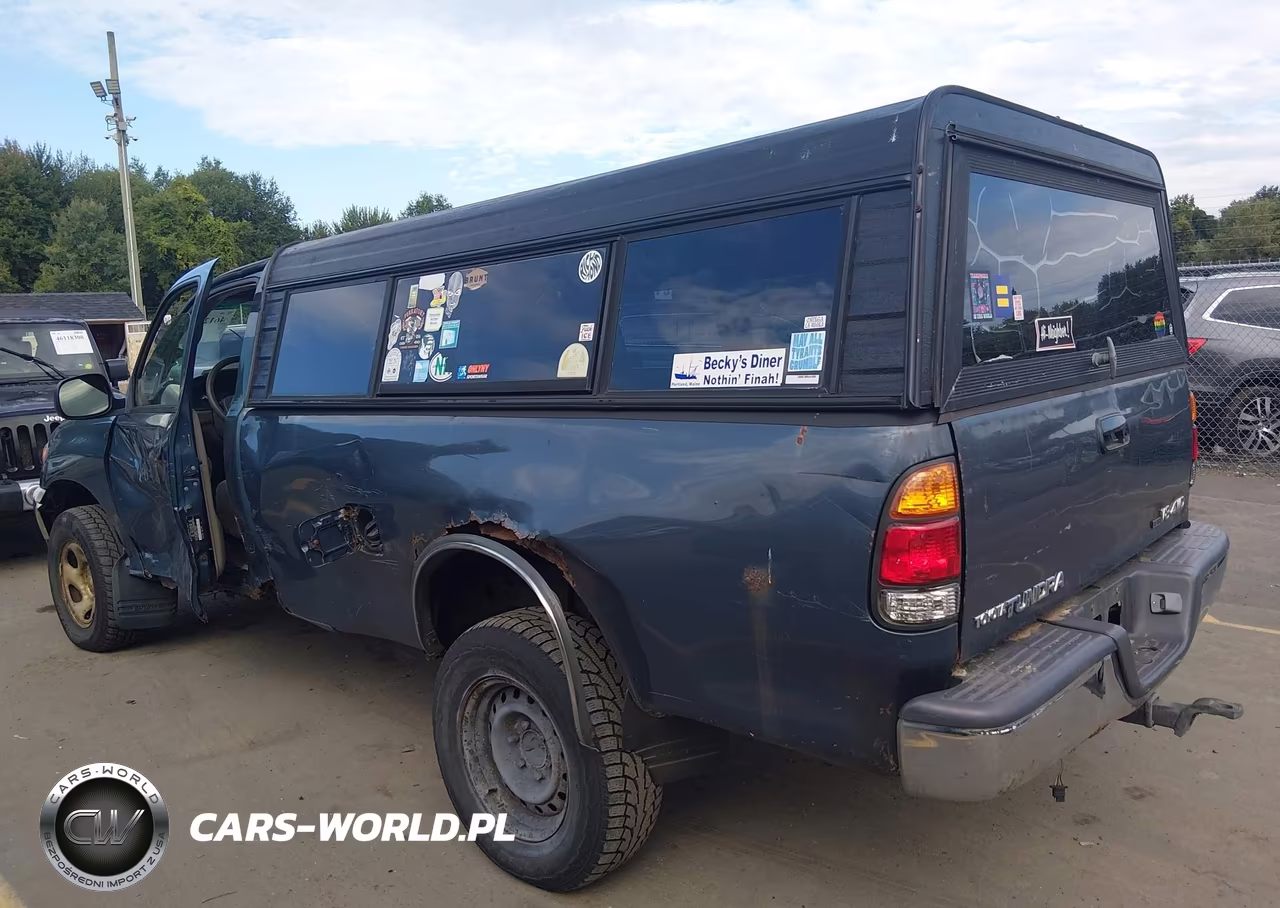 2005 Toyota Tundra Base V8 VIN:5TBKT42105S463623 - 3