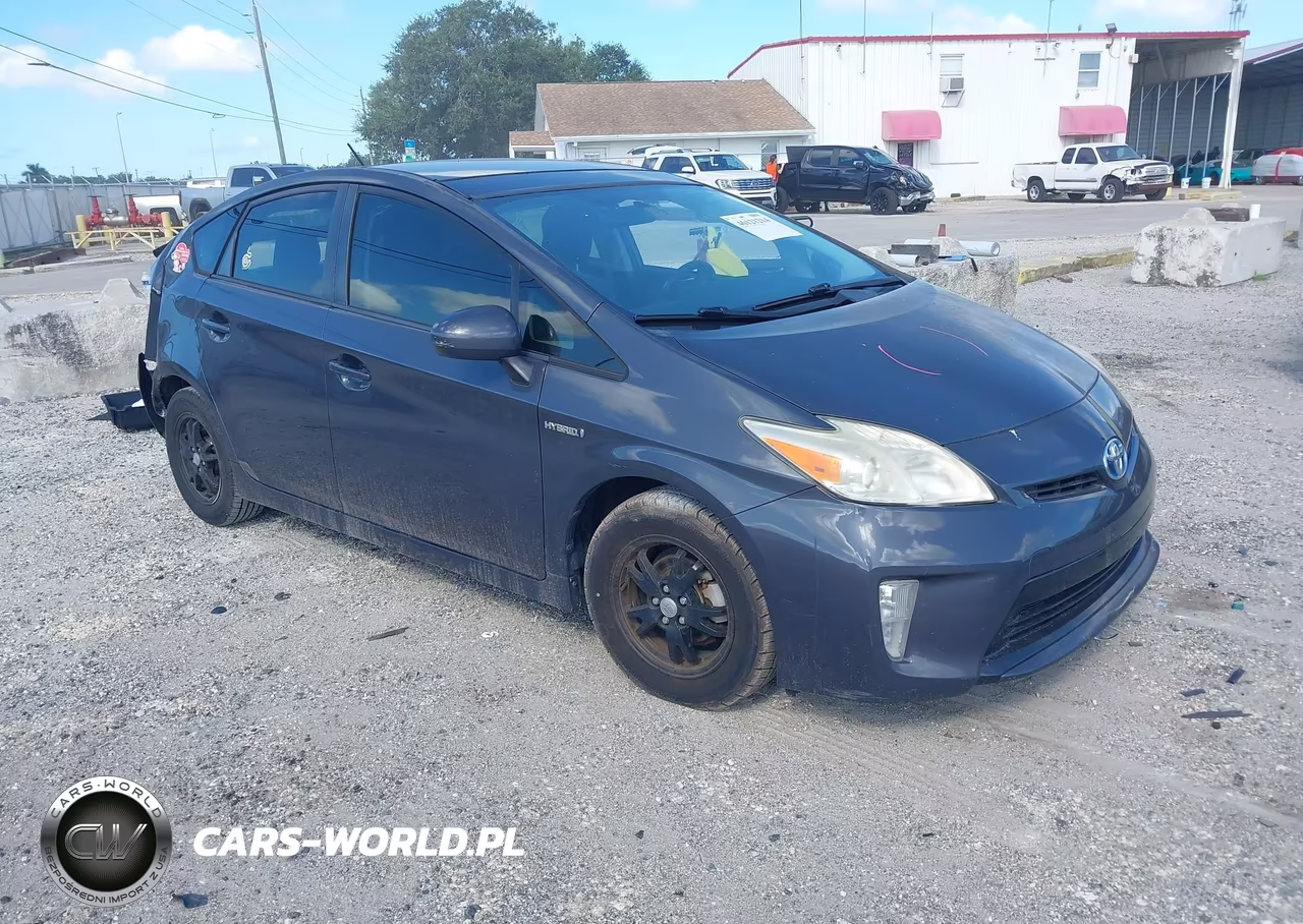 2013 Toyota Prius Three VIN:JTDKN3DU6D5539935 - 1