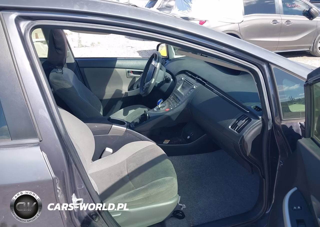 2013 Toyota Prius Three VIN:JTDKN3DU6D5539935 - 5