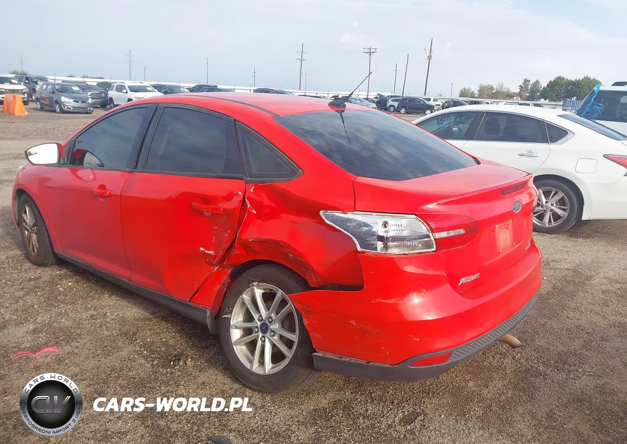 2016 Ford Focus Se VIN:1FADP3F25GL205805 - 3
