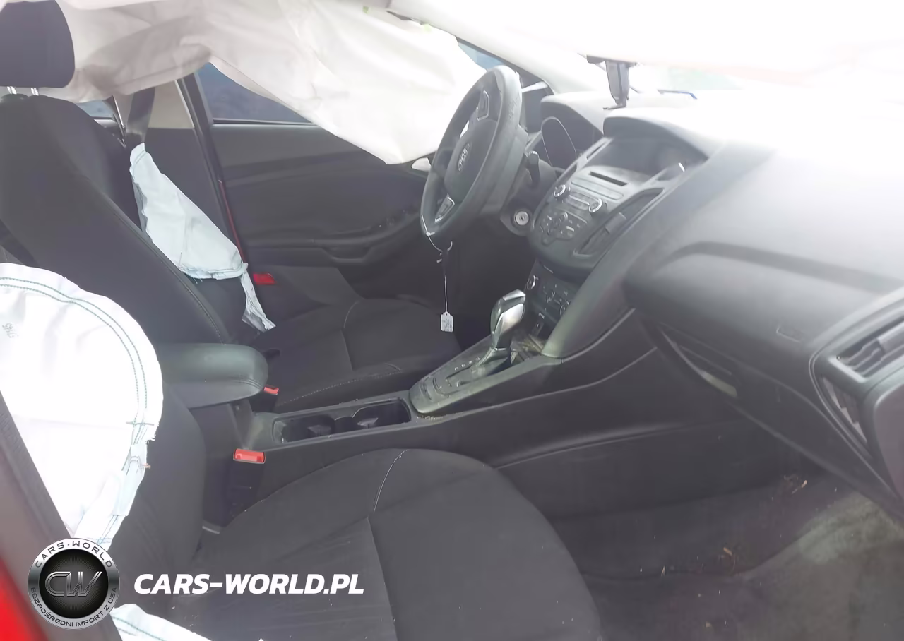 2016 Ford Focus Se VIN:1FADP3F25GL205805 - 5