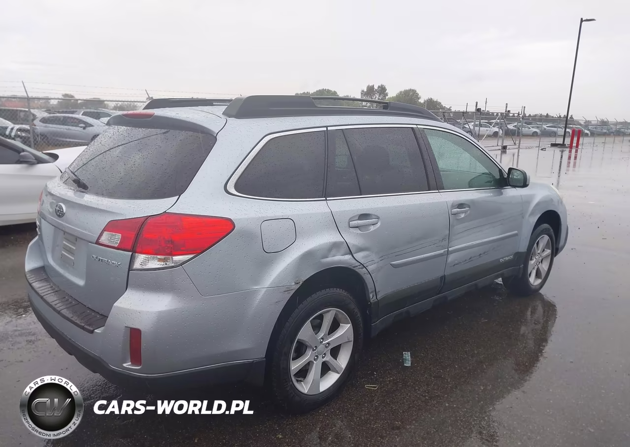 2013 Subaru Outback 2.5I Premium VIN:4S4BRCCC2D3262771 - 4