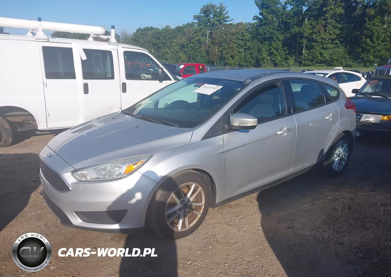 2017 Ford Focus Se VIN:1FADP3K21HL281058 - 2