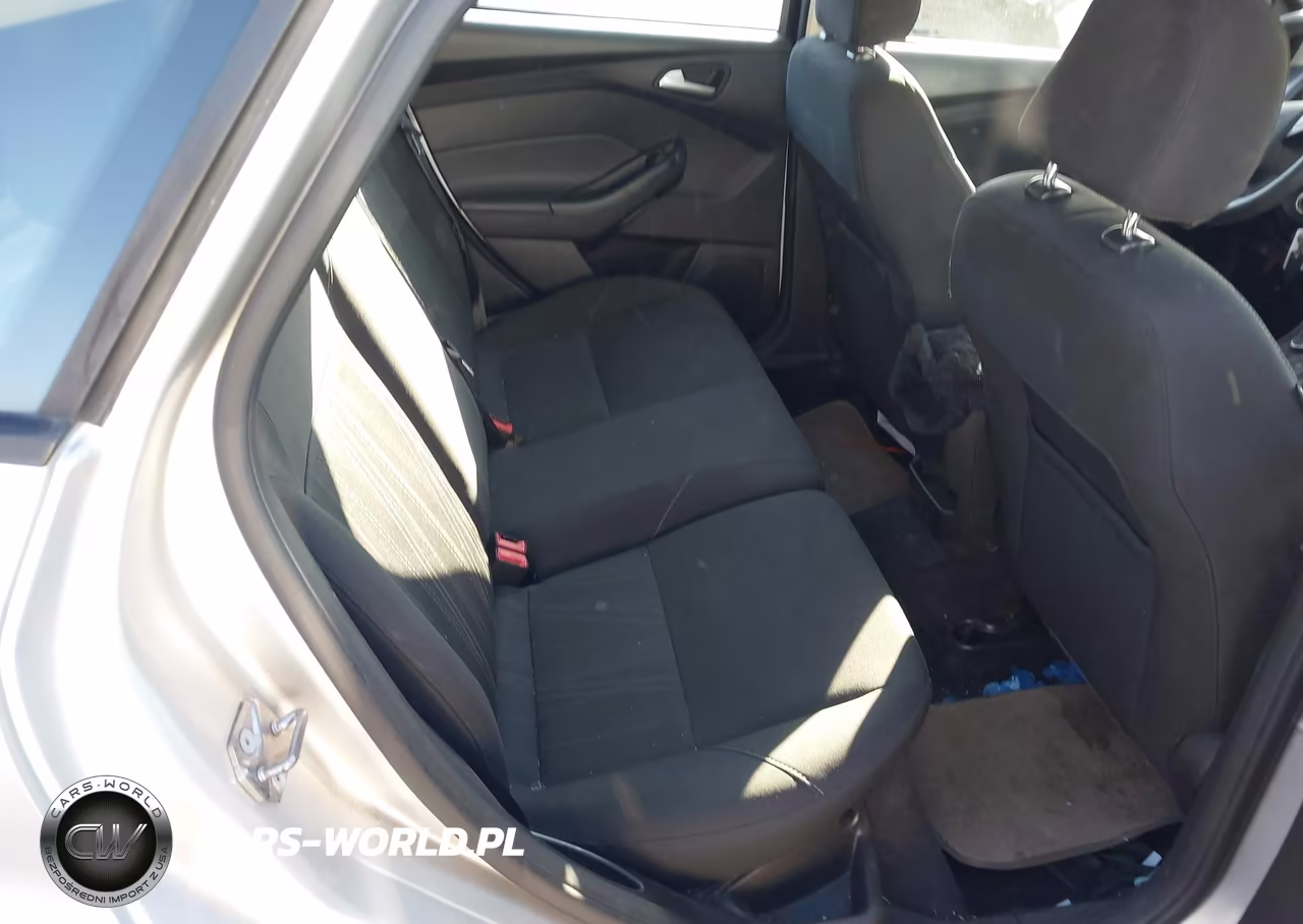 2017 Ford Focus Se VIN:1FADP3K21HL281058 - 8