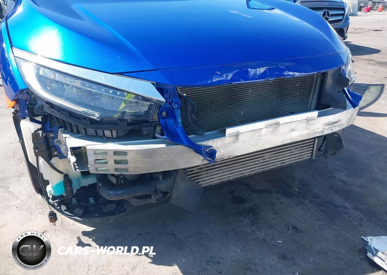 2018 Honda Civic Touring VIN:2HGFC3B93JH354169 - 6
