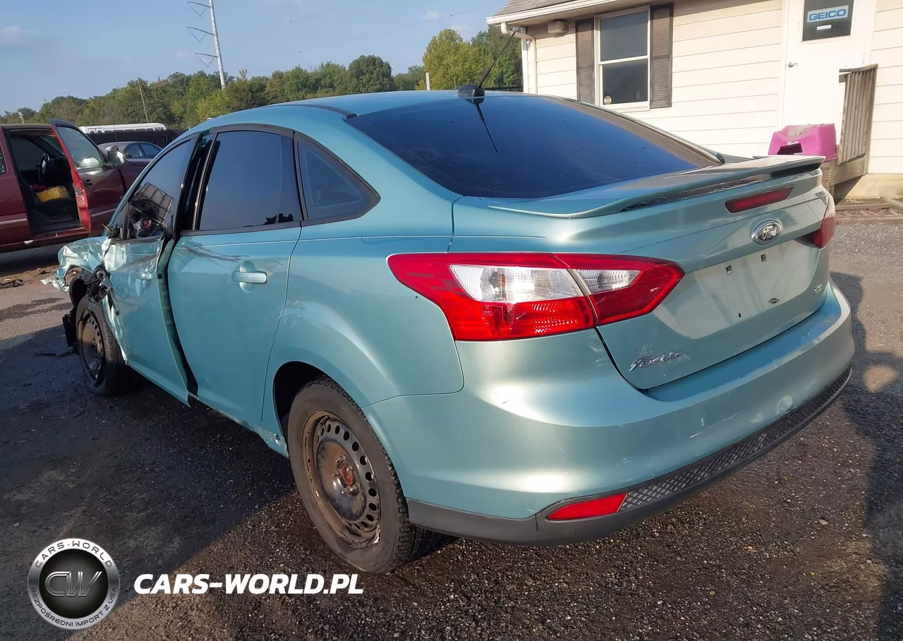 2012 Ford Focus Se VIN:1FAHP3F27CL283465 - 3