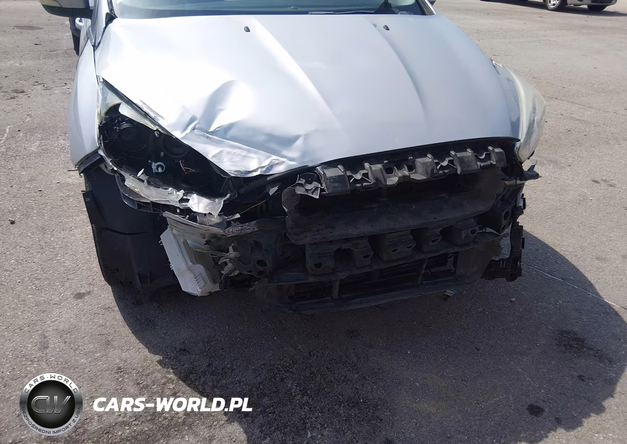 2015 Ford Focus Se VIN:1FADP3F22FL299401 - 6
