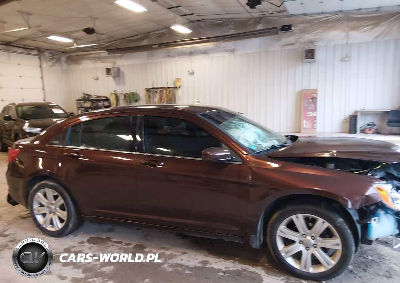 2013 Chrysler 200 Touring VIN:1C3CCBBB8DN584580 - 13