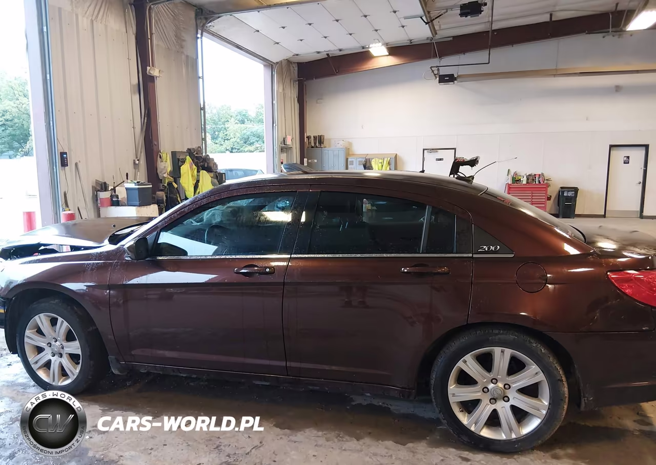 2013 Chrysler 200 Touring VIN:1C3CCBBB8DN584580 - 14