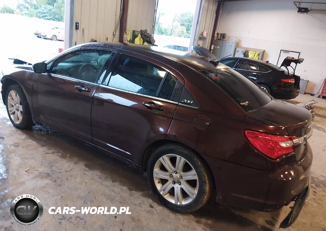 2013 Chrysler 200 Touring VIN:1C3CCBBB8DN584580 - 3