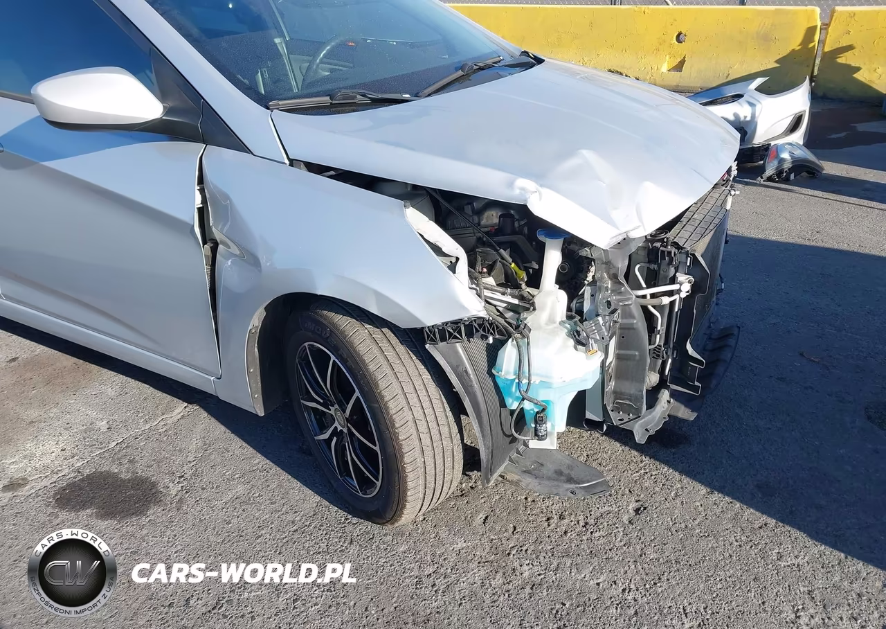 2013 Hyundai Accent Gls VIN:KMHCT4AE7DU549940 - 13