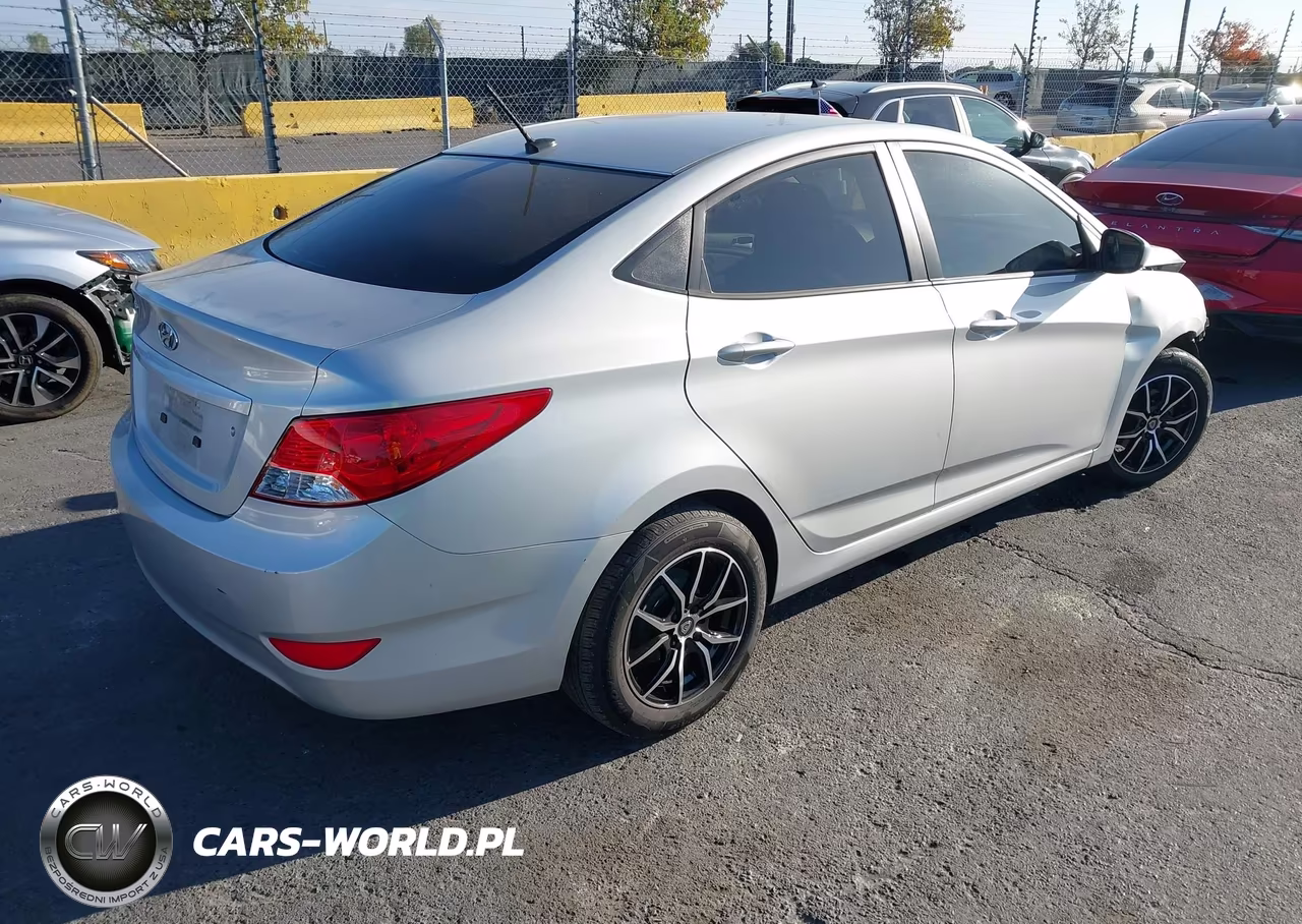 2013 Hyundai Accent Gls VIN:KMHCT4AE7DU549940 - 4