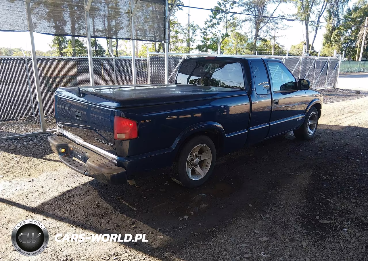 2003 Chevrolet S-10 Ls VIN:1GCCS19X938111021 - 4