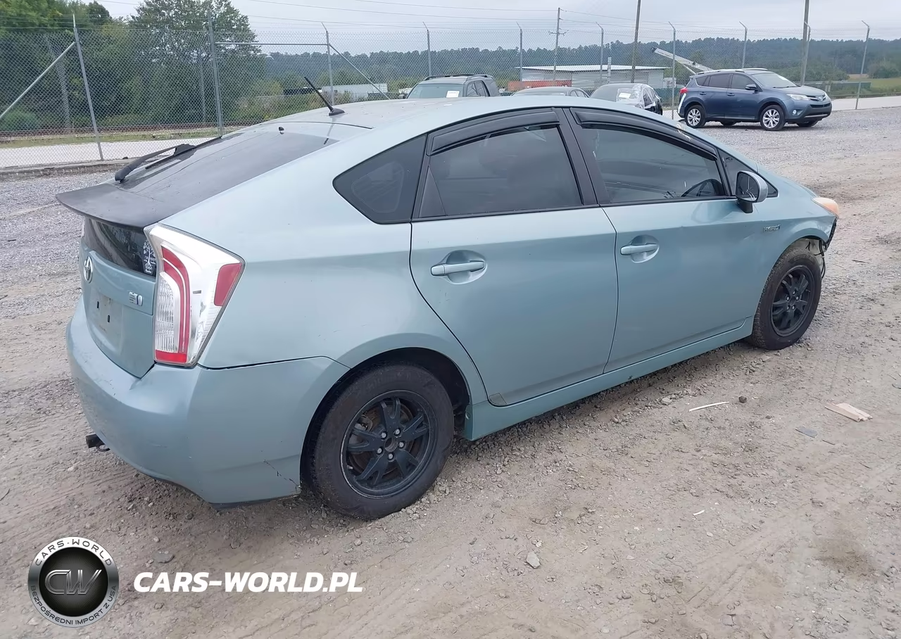 2012 Toyota Prius VIN:JTDKN3DU9C1613418 - 4