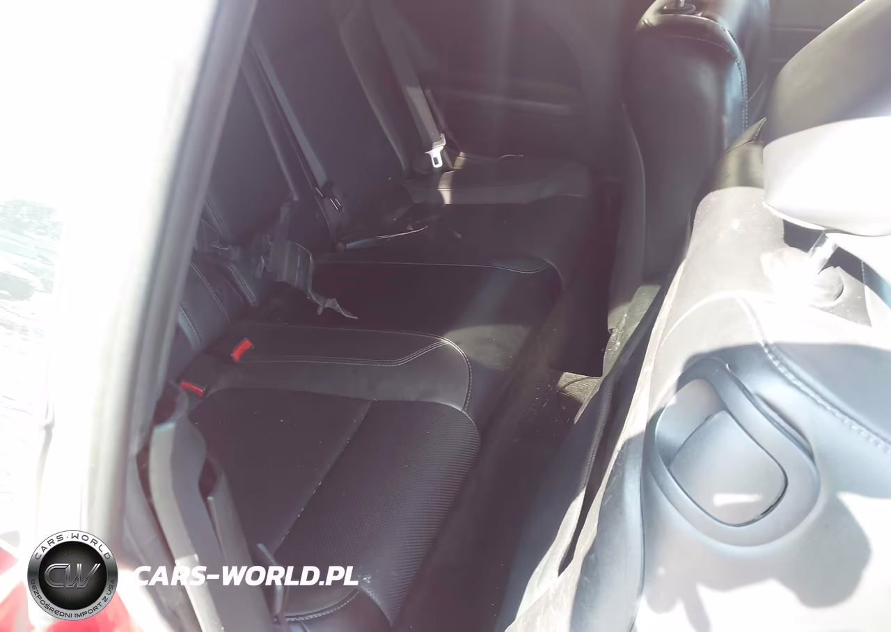 2015 Dodge Challenger Sxt Plus VIN:2C3CDZBT4FH770577 - 8