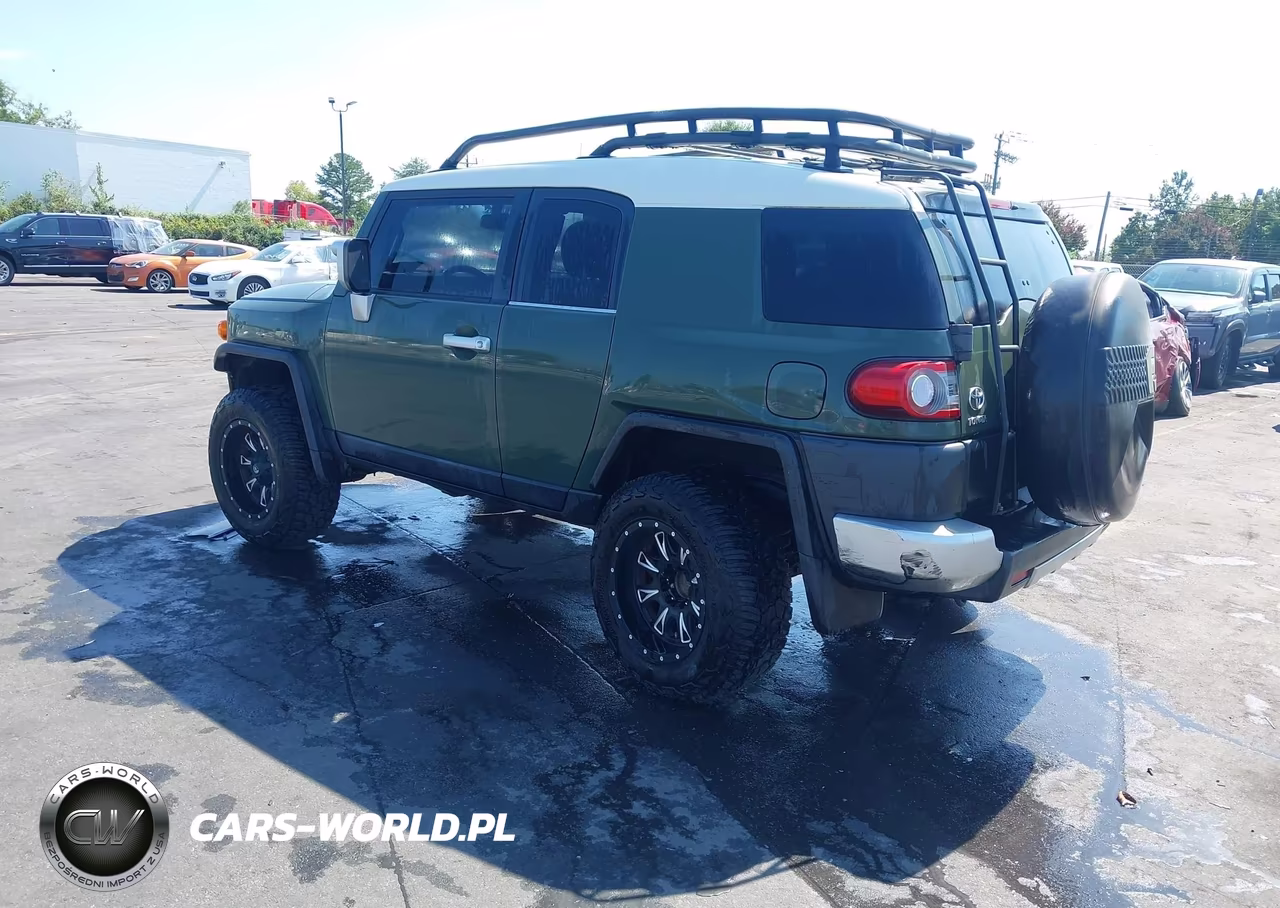 2012 Toyota Fj Cruiser VIN:JTEBU4BF3CK131398 - 3