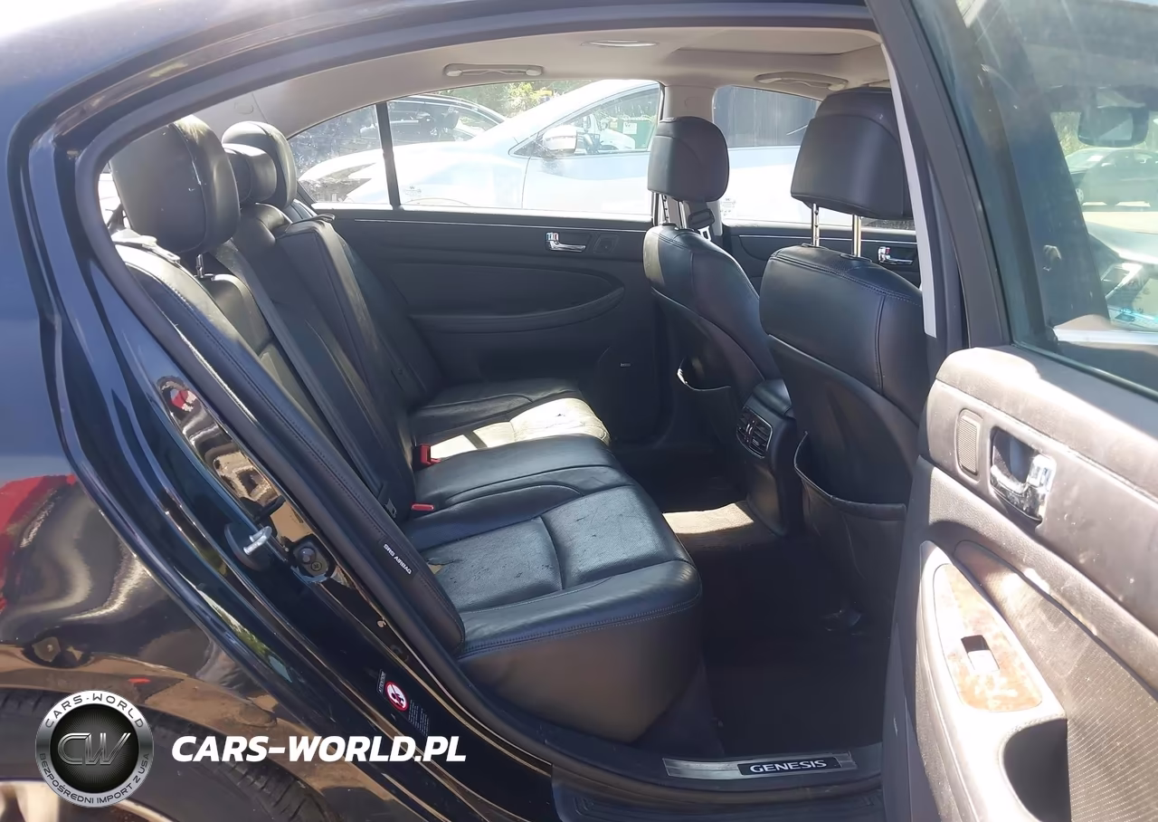 2011 Hyundai Genesis 4.6 VIN:KMHGC4DF1BU119615 - 8