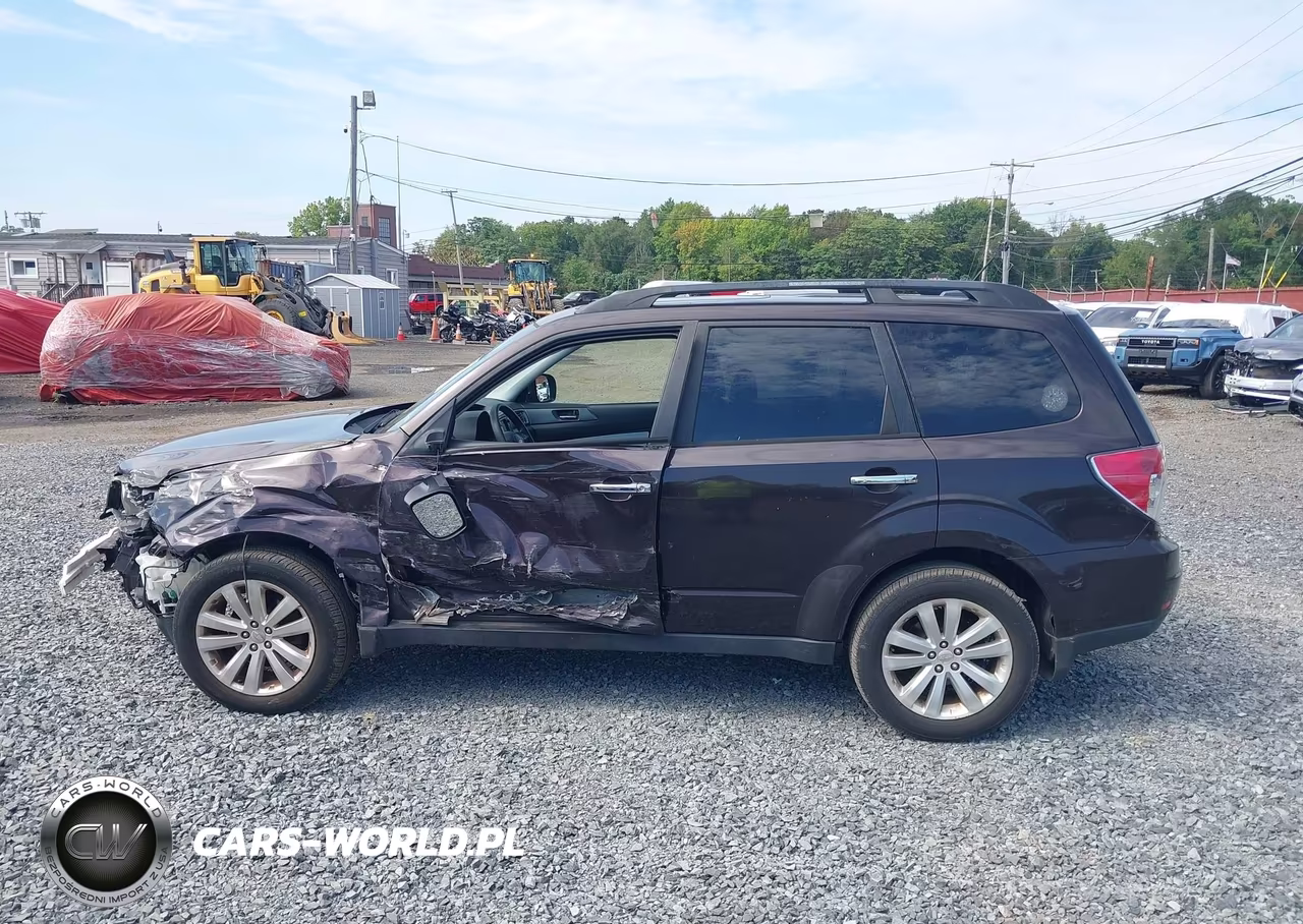 2013 Subaru Forester 2.5X Premium VIN:JF2SHADC3DH437141 - 14