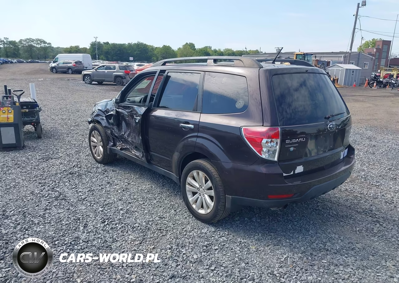 2013 Subaru Forester 2.5X Premium VIN:JF2SHADC3DH437141 - 3