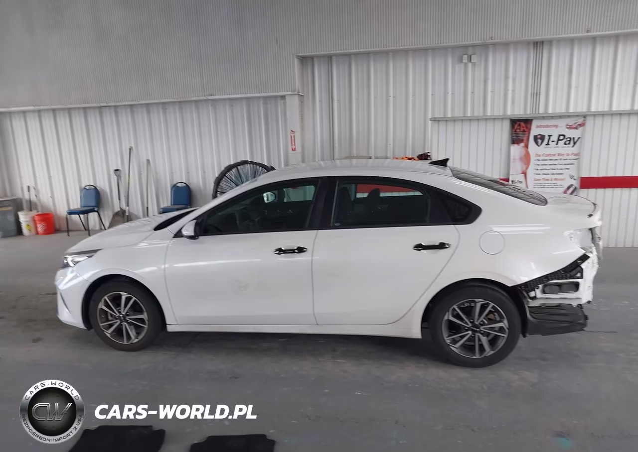 2023 Kia Forte Lxs VIN:3KPF24AD9PE639802 - 15