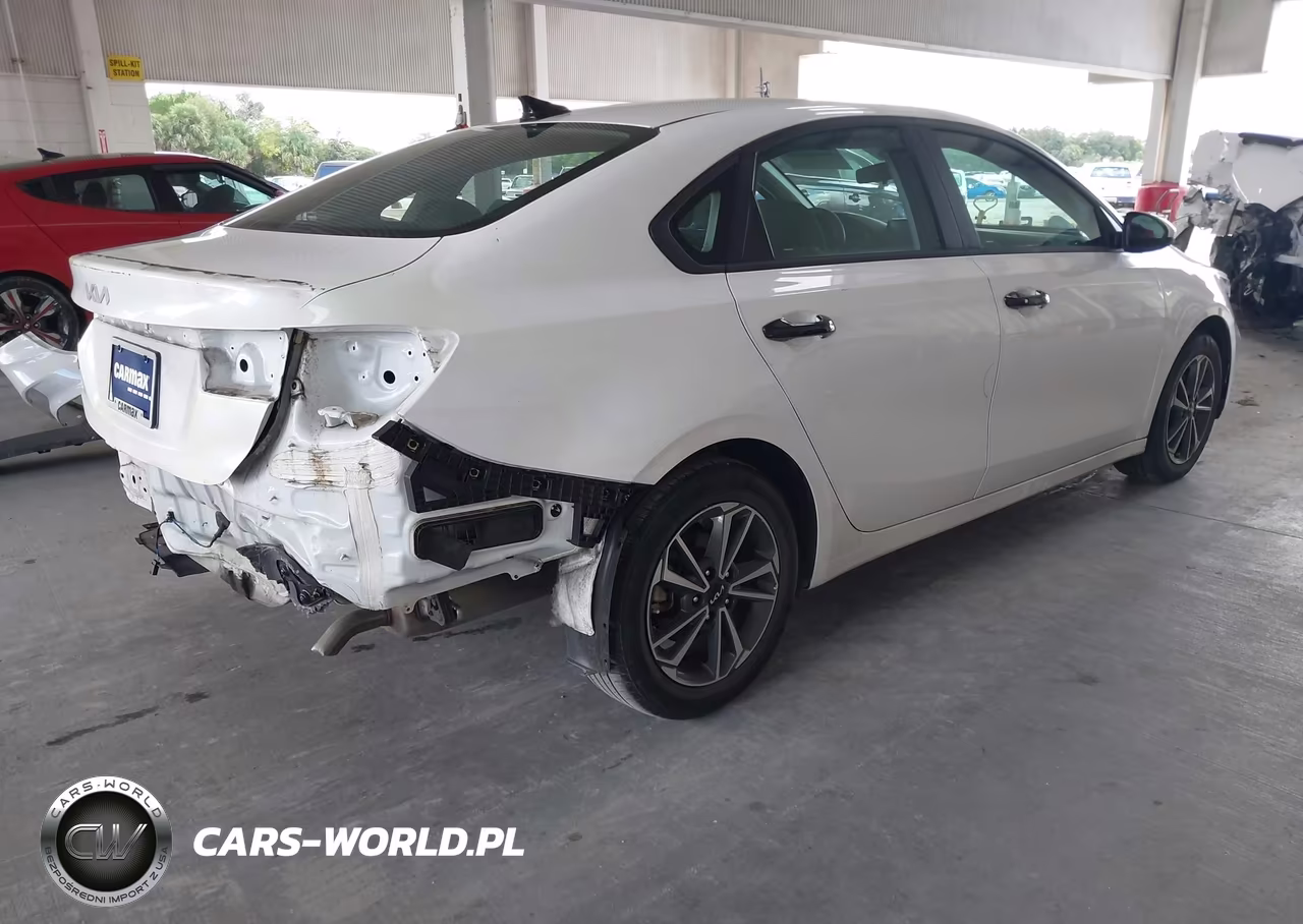 2023 Kia Forte Lxs VIN:3KPF24AD9PE639802 - 4