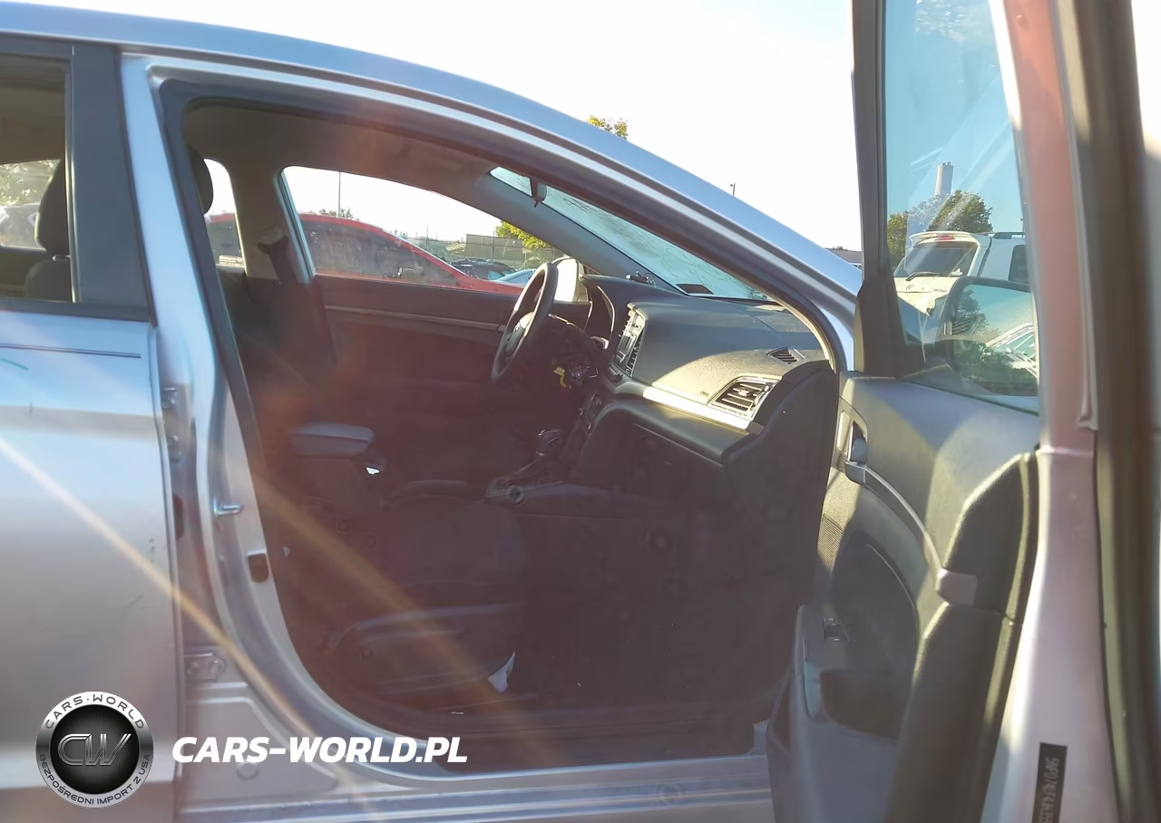 2018 Hyundai Elantra Se VIN:5NPD74LF4JH355925 - 5