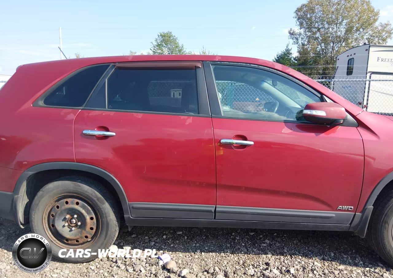2011 Kia Sorento Lx VIN:5XYKTCA17BG073548 - 13