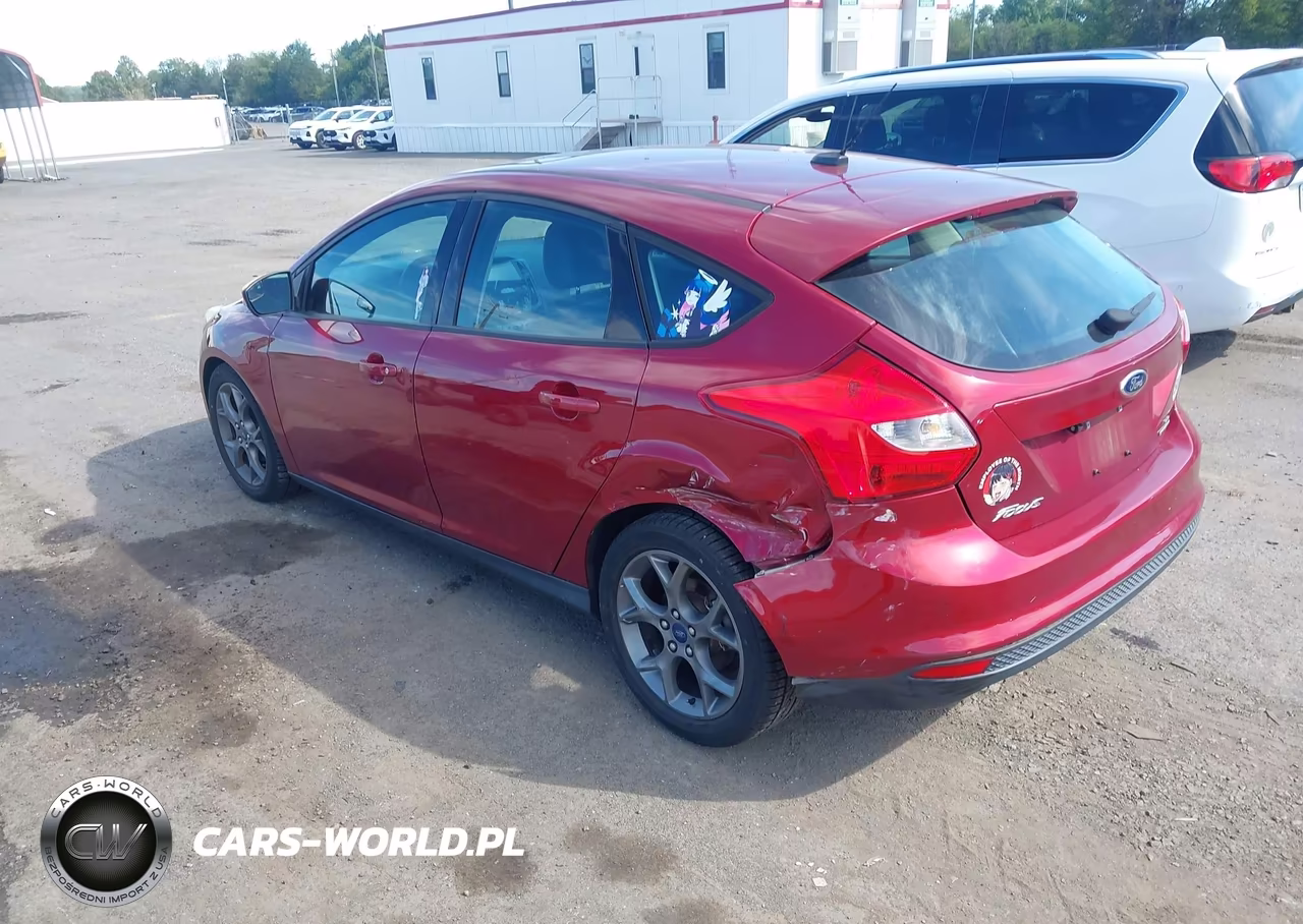 2014 Ford Focus Se VIN:1FADP3K22EL414910 - 3