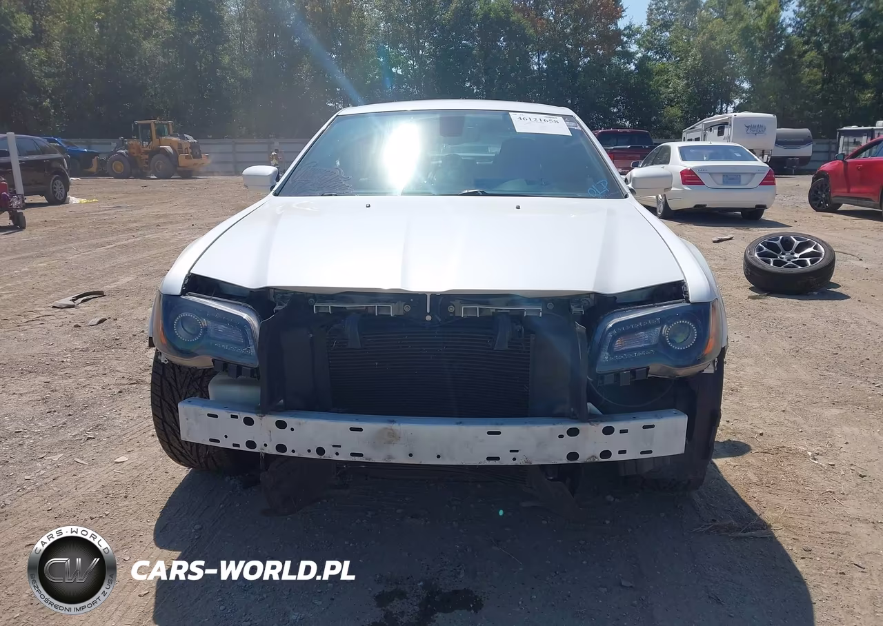 2015 Chrysler 300 300S VIN:2C3CCABT9FH867908 - 12