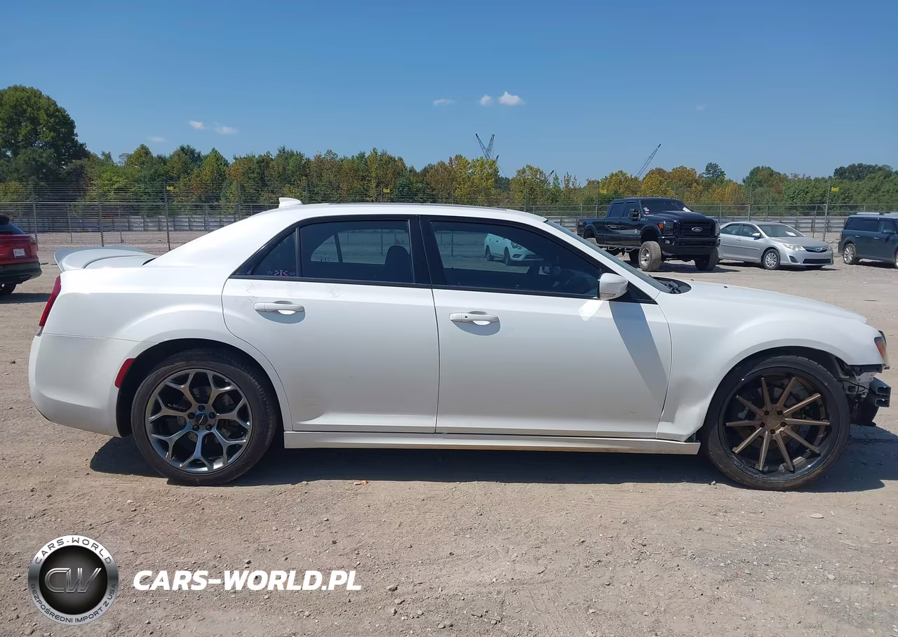 2015 Chrysler 300 300S VIN:2C3CCABT9FH867908 - 13